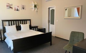 Boutique Rooms With Parking
